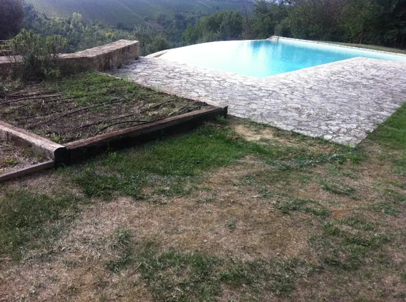Swimming pool terrace renovation in Collelungo, San Venanzo (TR) - Giovanni Bibaj Renovations (1)