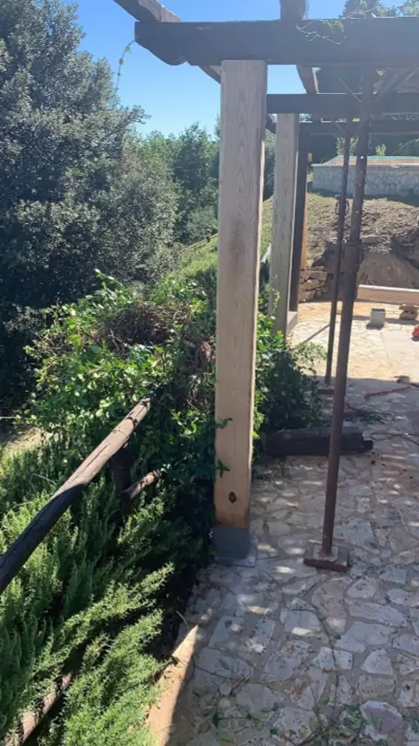 Chestnut and bamboo gazebo in Collelungo, San Venanzo (TR) - Giovanni Bibaj Renovations (3)