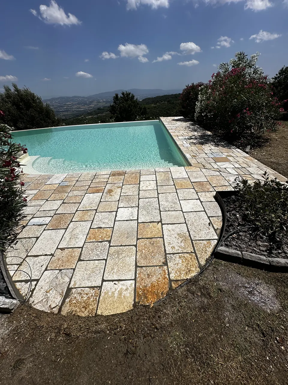 Costruzione piscine su misura a Todi, Umbria - Giovanni Bibaj Renovations (5)