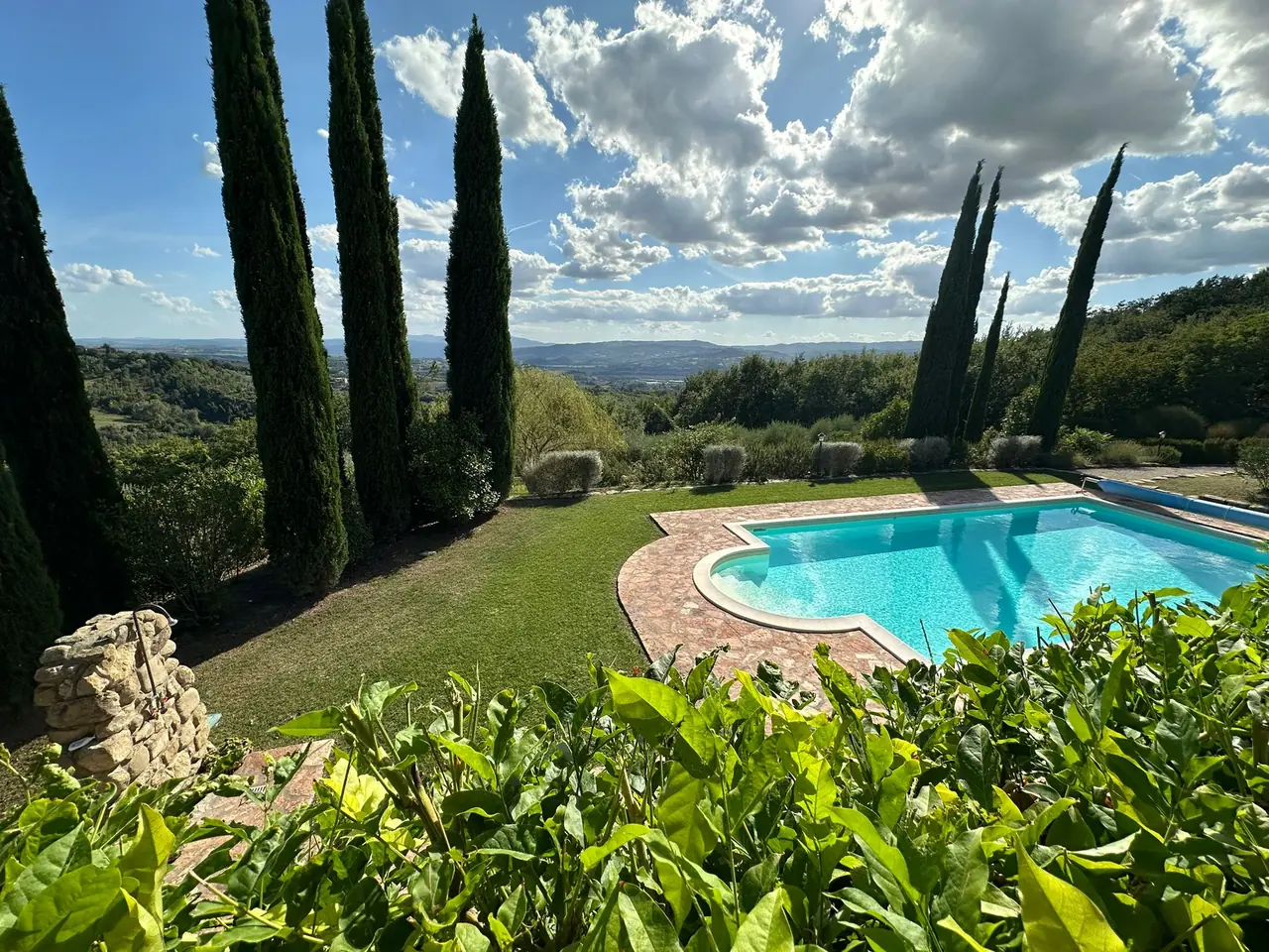Costruzione piscine su misura a Todi, Umbria - Giovanni Bibaj Renovations (6)