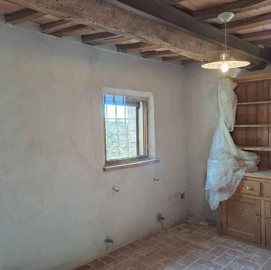 Interior wall crack repair and consolidation in Villanova, Marsciano (PG) - Giovanni Bibaj Renovations (14)