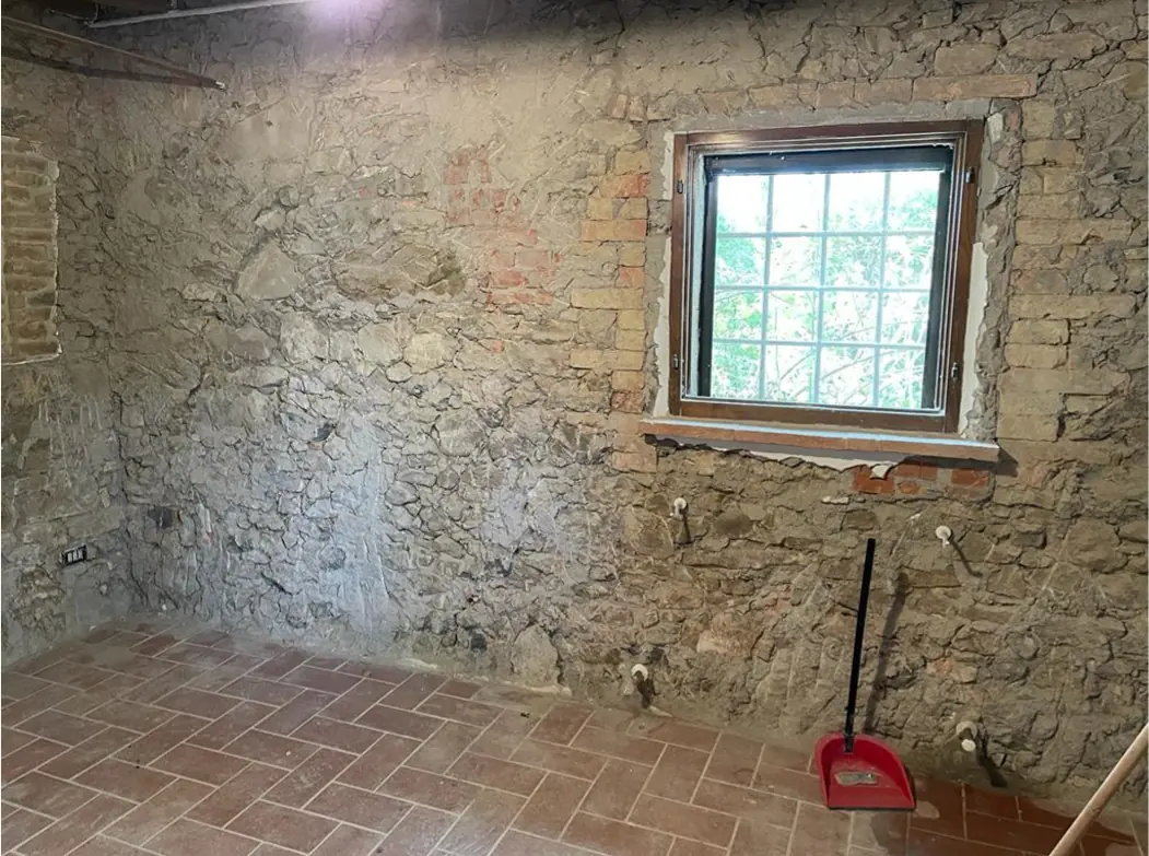 Interior wall crack repair and consolidation in Villanova, Marsciano (PG) - Giovanni Bibaj Renovations (5)